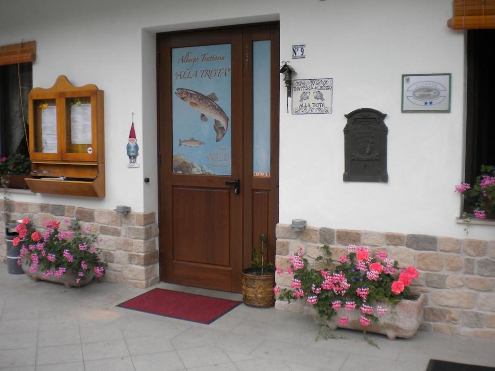 Albergo Alla Trota Pulfero Buitenkant foto