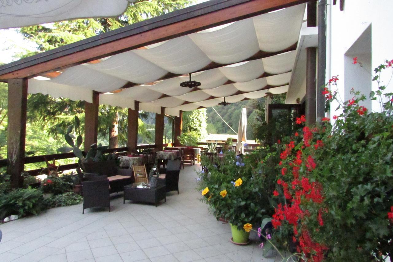 Albergo Alla Trota Pulfero Buitenkant foto