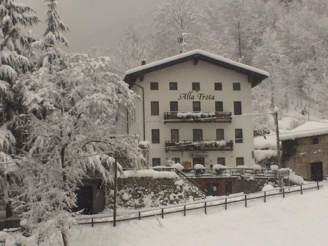 Albergo Alla Trota Pulfero Buitenkant foto